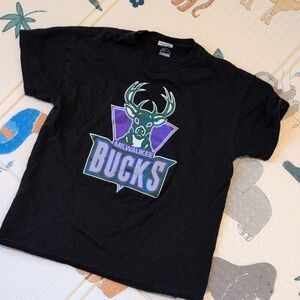 Vintage Black Milwaukee Bucks Kids Youth T-Shirt L